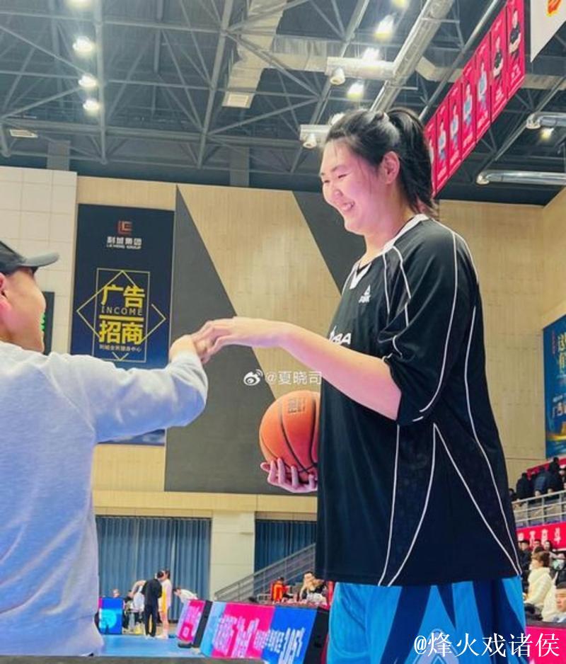 “小巨人”张子宇WCBA首秀惊艳 替补贡献15分6篮板 “小巨人”张子宇WCBA首秀惊艳 替补贡献15分6篮板